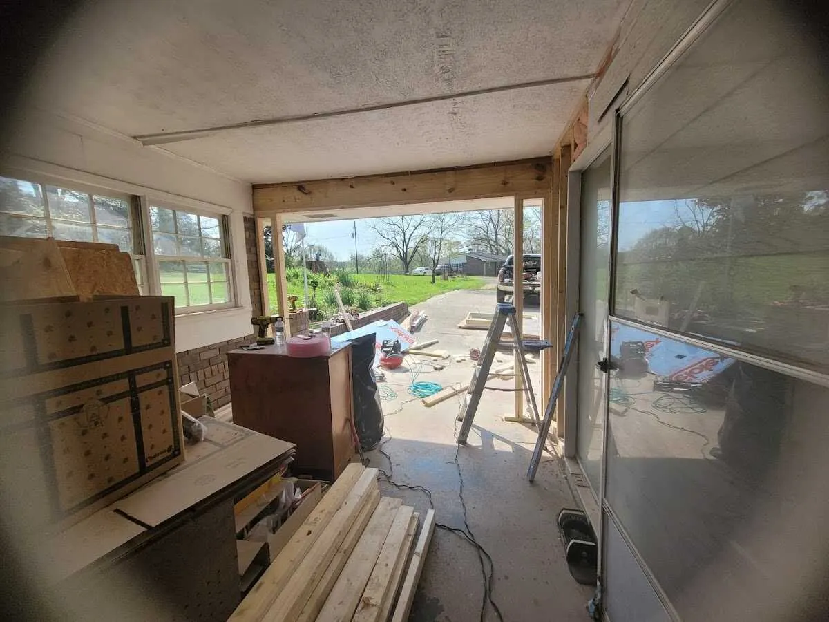 Air movers and dehumidifier for Water Mitigation Services in Kansas City